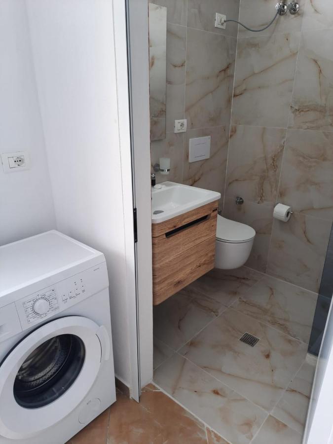 Vila Pushimi Regis Velipoje Ngoại thất bức ảnh