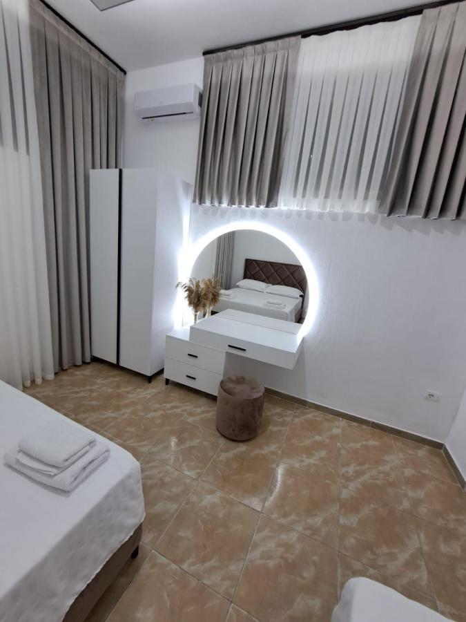 Vila Pushimi Regis Velipoje Ngoại thất bức ảnh