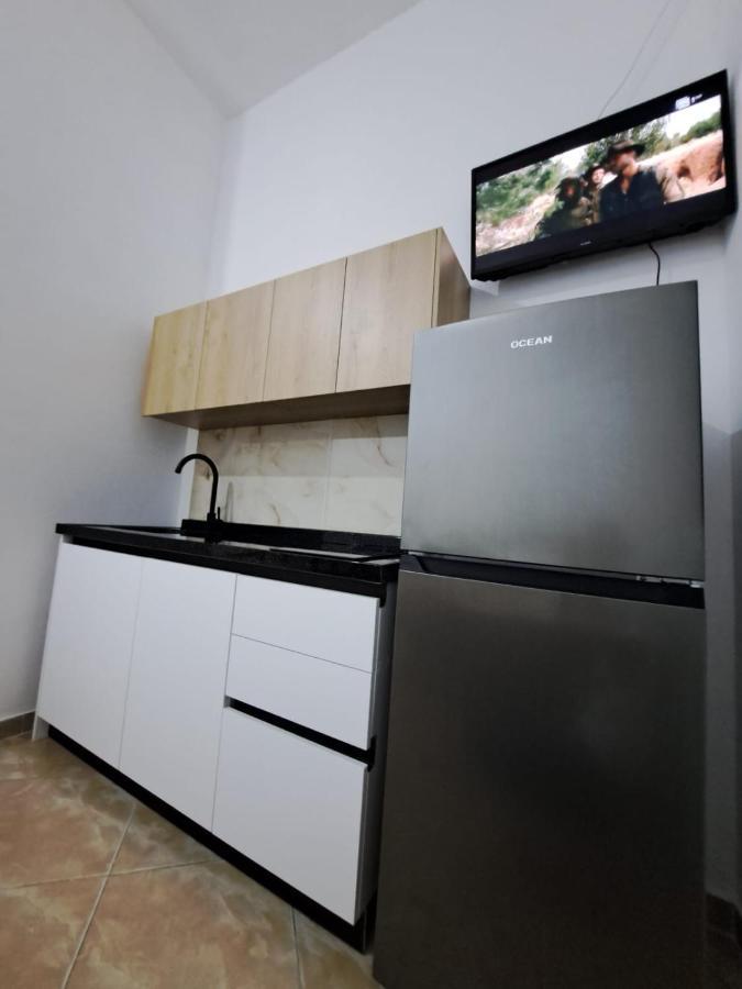Vila Pushimi Regis Velipoje Ngoại thất bức ảnh